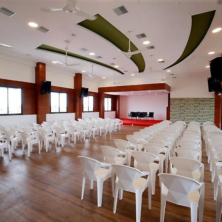 Hotel Baha Kochi Bagian luar foto